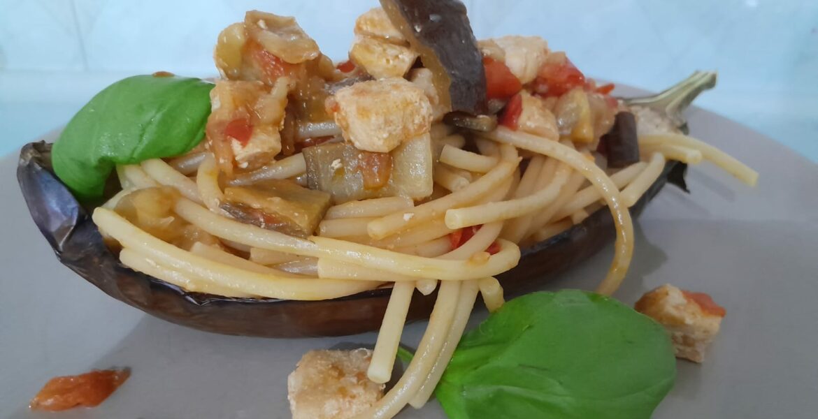 Spaghettone con melanzana e pesce spada